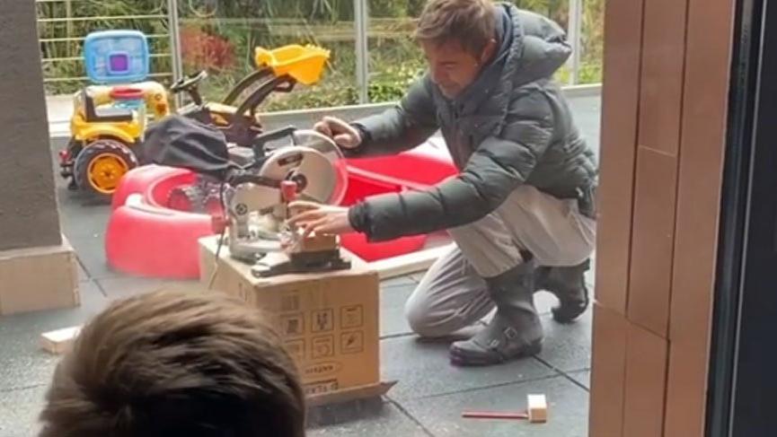 Engin Altan Düzyatan kolları sıvadı, aktivite hazırladı!