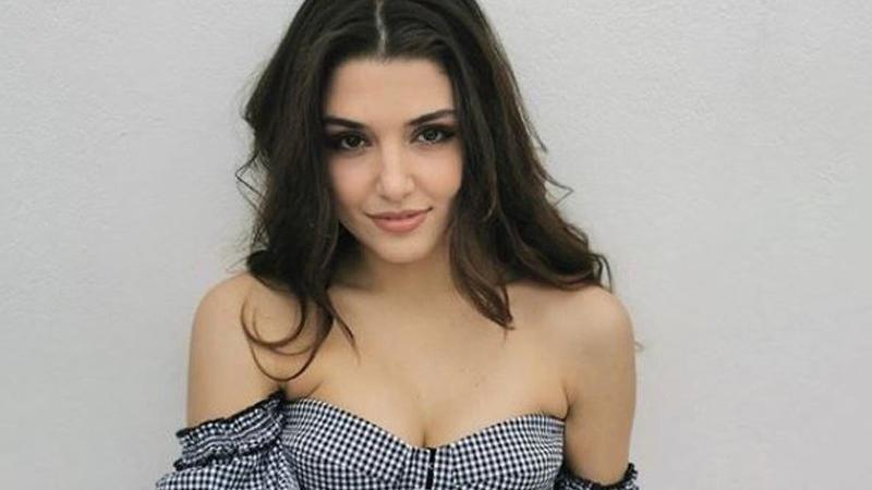Hande Erçel’i duygulandıran hediye