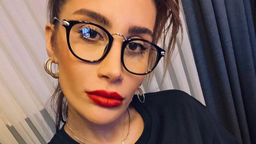 İrem Derici: En az 3-5 ay daha evdeyiz diyen…