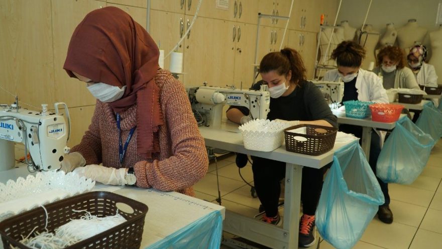 İBB günde 10 bin maske üretip ücretsiz dağıtacak