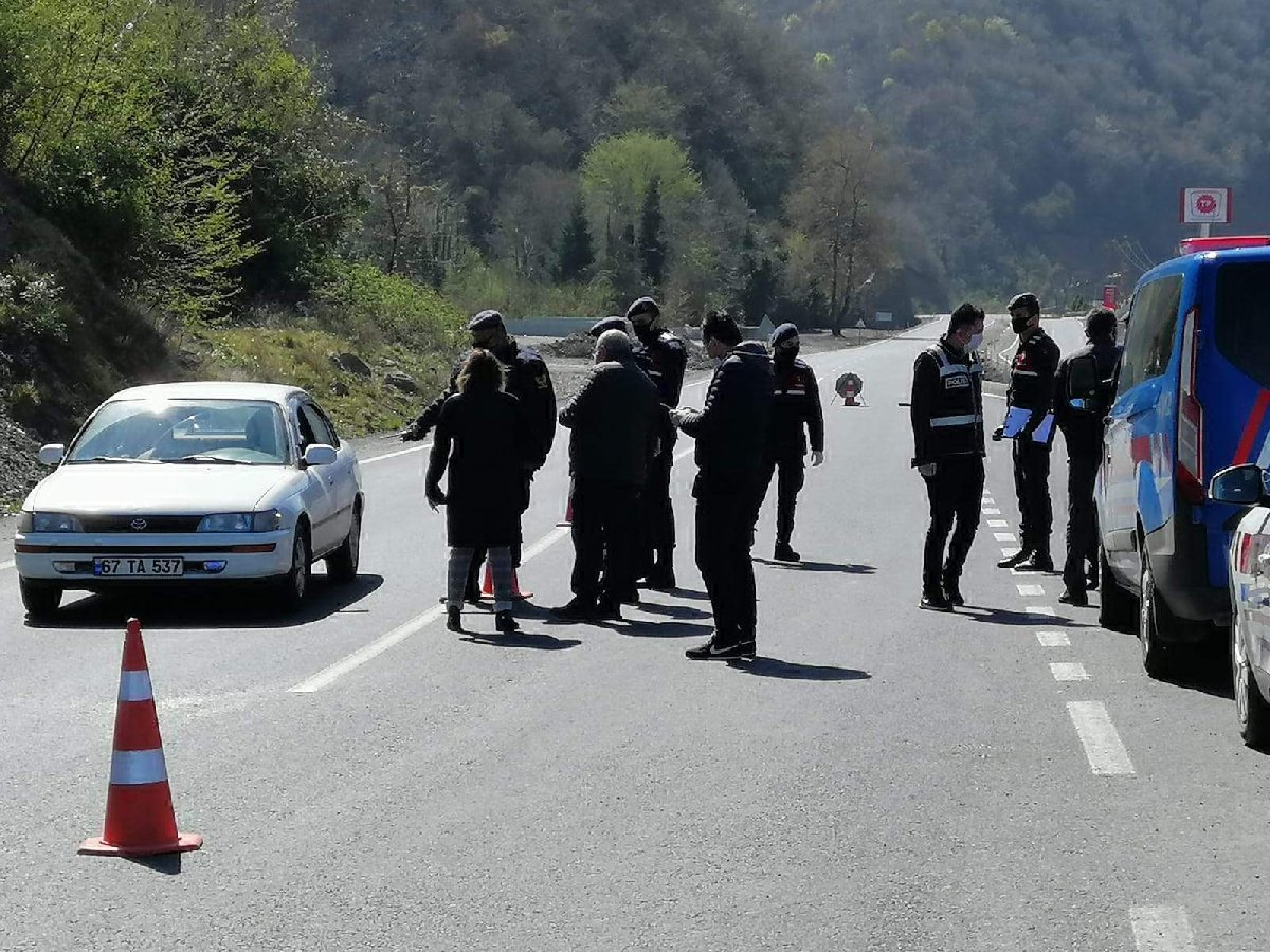 Zonguldak'ta ilçelerde de geçişlere sınırlandırma başladı - Resim : 2