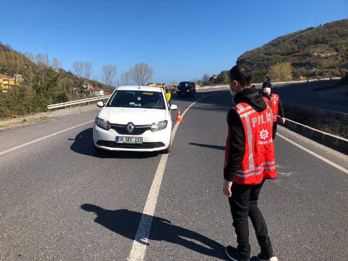 Zonguldak'ta ilçelerde de geçişlere sınırlandırma başladı - Resim : 1