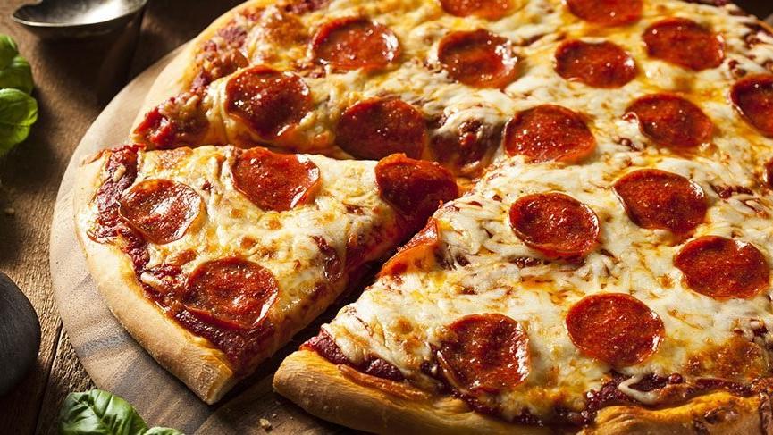 Evde Kolay Pizza Tarifi Ve Malzemeleri Evde Pizza Nasil Yapilir Yemek Tarifleri