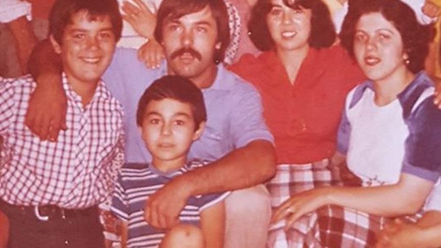 Serdar Ortaç çocukluğuna götürdü