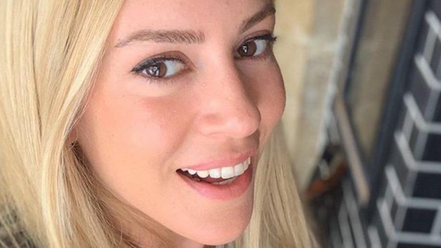 Sinem Kobal’dan örnek hareket
