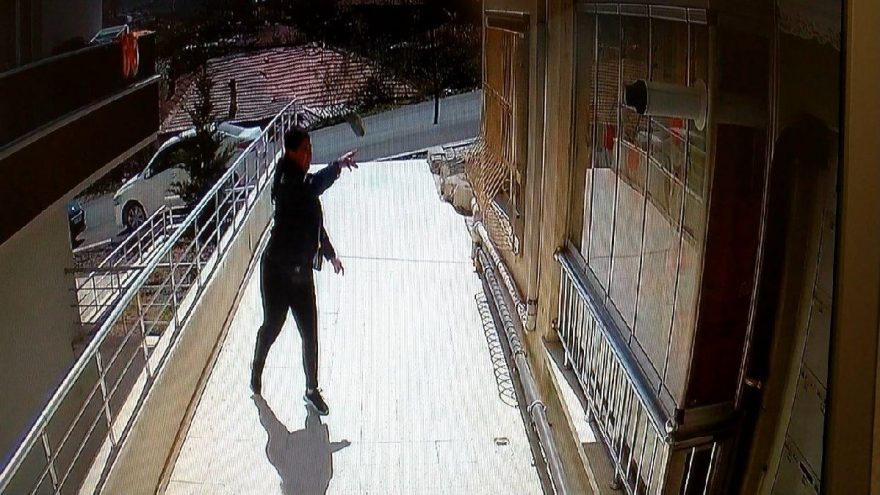 Büşra’yı corona virüsü tedbirleri de durduramadı… Eski sevgilisinin evini bastı