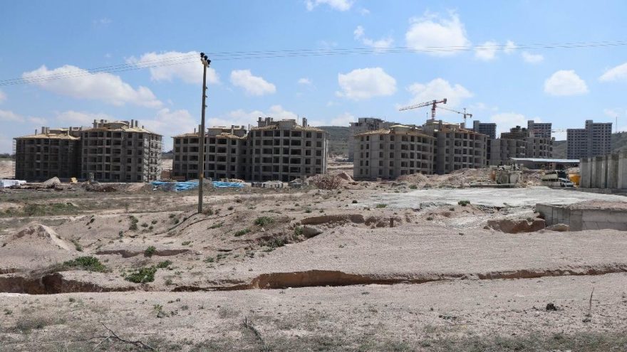 TOKİ inşaat alanı karantinaya alındı… 400 işçi gözlem altında