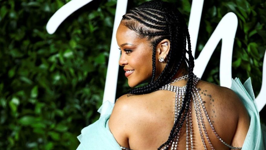 Rihanna’dan Trump’a iğneleyici sözler: Şu an dünyayı kurtarmakla meşgulüm