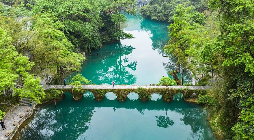 Çin'in Miao Özerk bölgesindeki Guangxi vilayeti sınırları içinde yer alan Libo, doğasıyla ziyaretçilerini hayran bırakıyor.