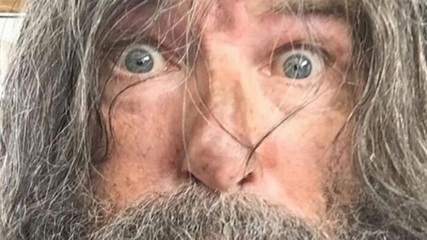 Ünlü oyuncu Pierce Brosnan tanınmaz halde: Karantinada altıncı hafta!