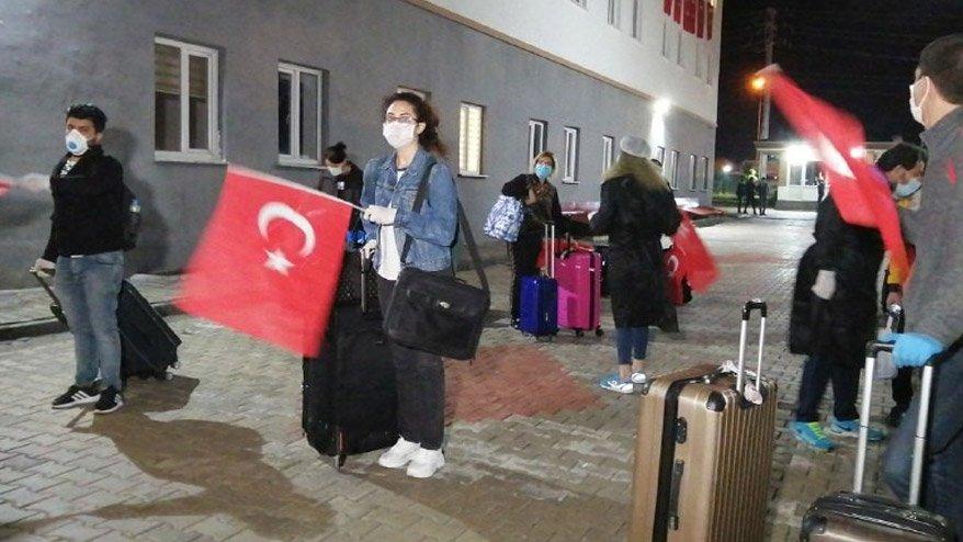 Kıbrıs’tan getirilen Türk vatandaşları karantinada!