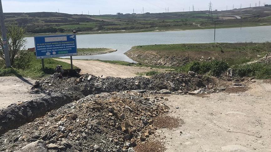 Piknikçiler akın edince baraj yolları kepçeyle kazılarak kapatıldı