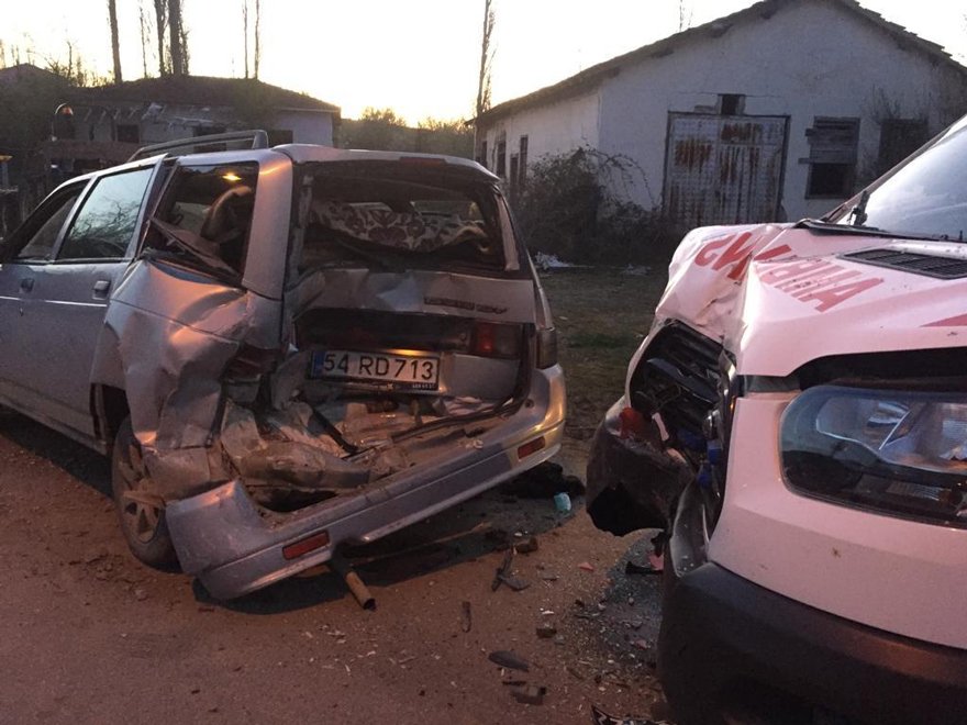 Sakarya’da sağlık çalışanlarına şiddet: Arabayla çarpıp kolunu kırdılar - Resim : 1