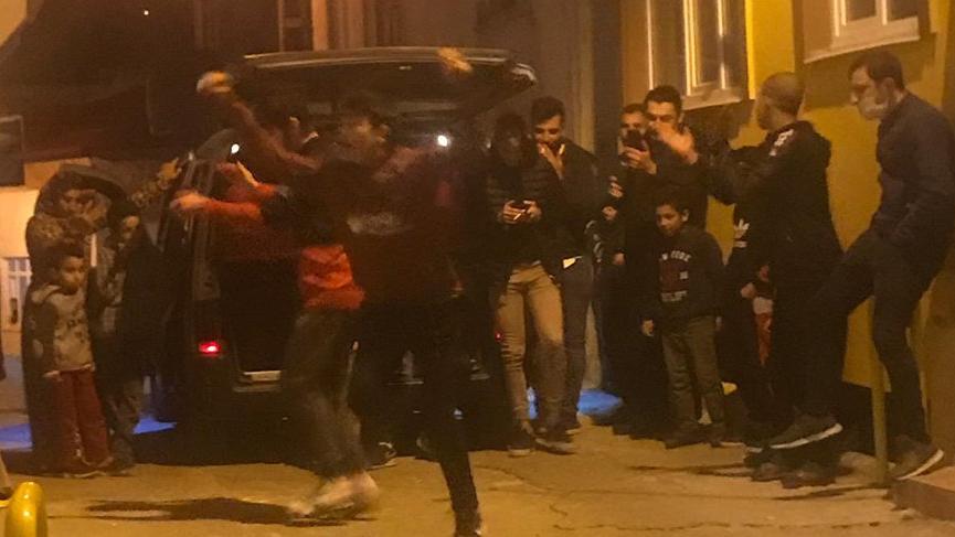 Yol ortasında oynadıkları kolbastı pahalıya mal oldu