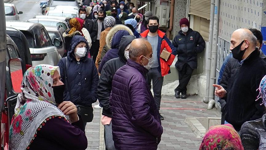 Burası İstanbul! Kuyruğun sonu görünmedi