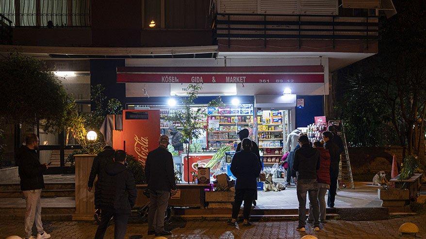 Bakkallar ve marketler açık olacak mı? 4 günlük sokağa çıkmaya yasağı bu gece başlıyor