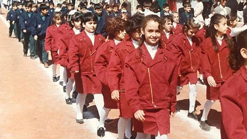 Ünlü isimler 23 Nisan’ı çocukluk kareleriyle andı