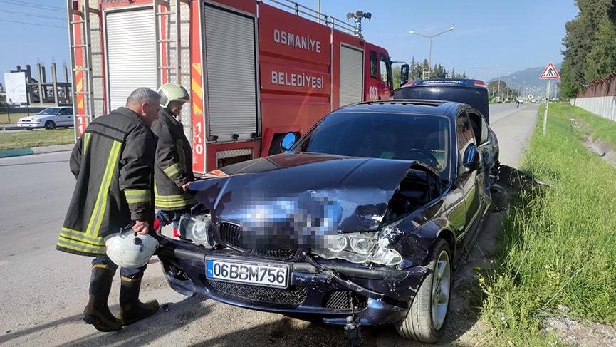 Otomobil, jandarma aracına çarptı: 3’ü asker, 7 yaralı