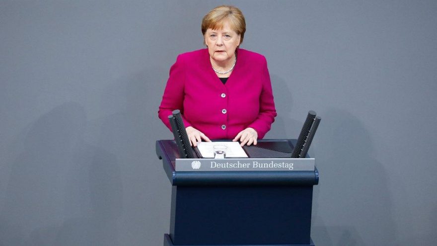 Merkel’den kritik corona açıklaması: Uzun bir süre virüsle yaşamak zorundayız