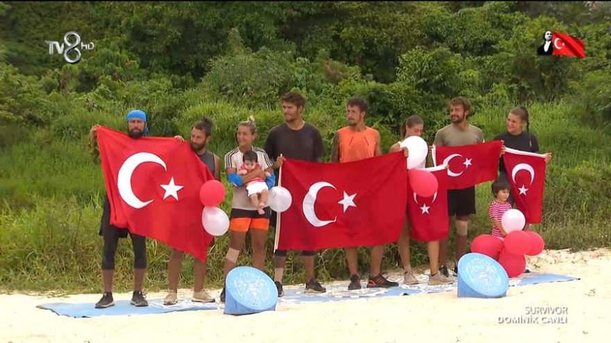 Acun Ilıcalı ve Survivor yarışmacıları 23 Nisan sevincine ortak oldu