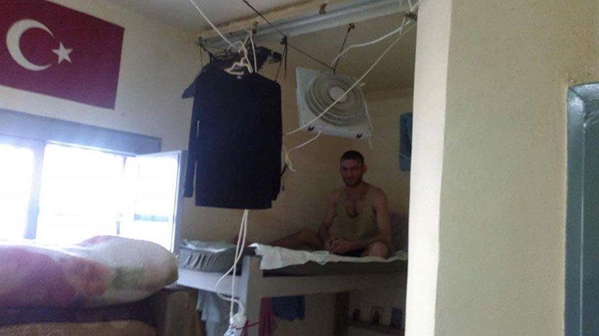 Göçmen kampında kalan 3 Türk yardım istiyor!