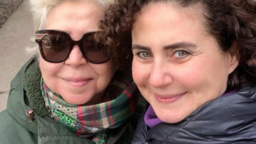 Esra Akkaya’dan annesiyle ilgili itiraf: 20 yaşından beri…