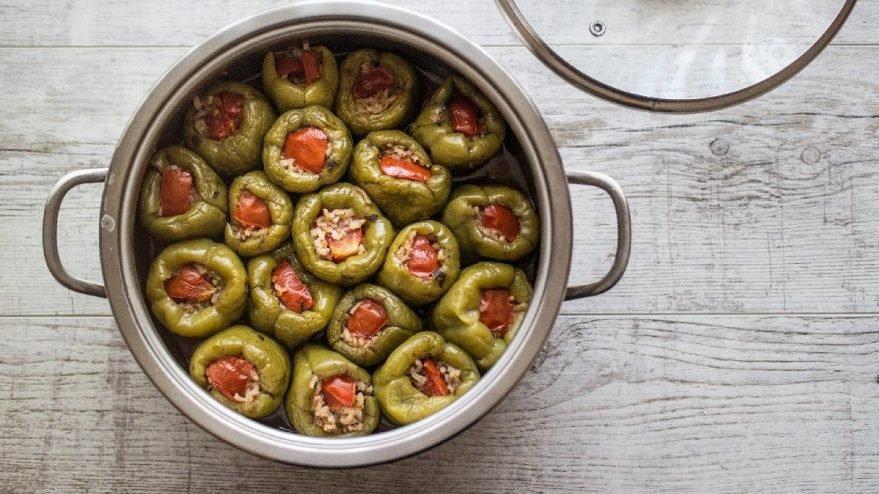 Zeytinyağlı biber dolması nasıl yapılır? Biber dolması tarifi…