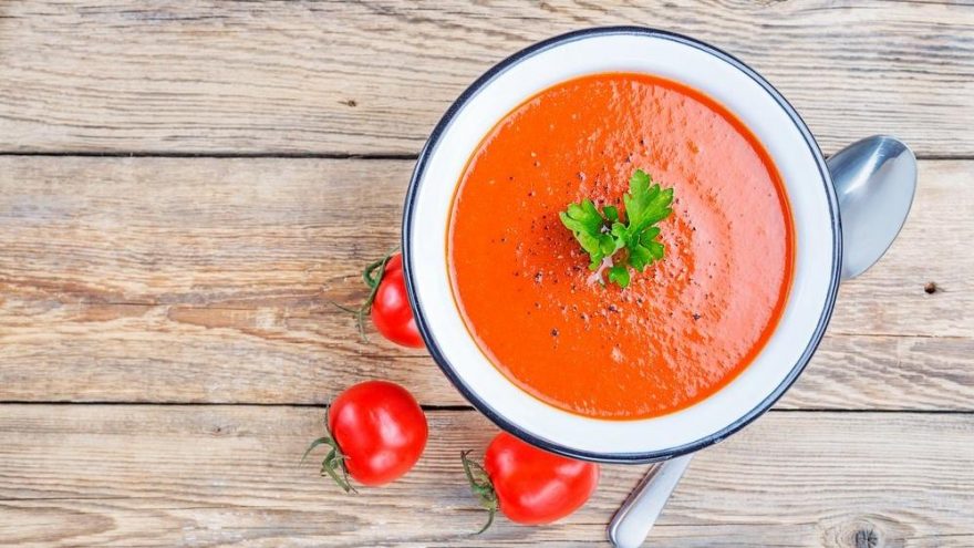 Domates çorbası nasıl yapılır? İşte en leziz sütlü ve salçalı domates çorbası tarifi…