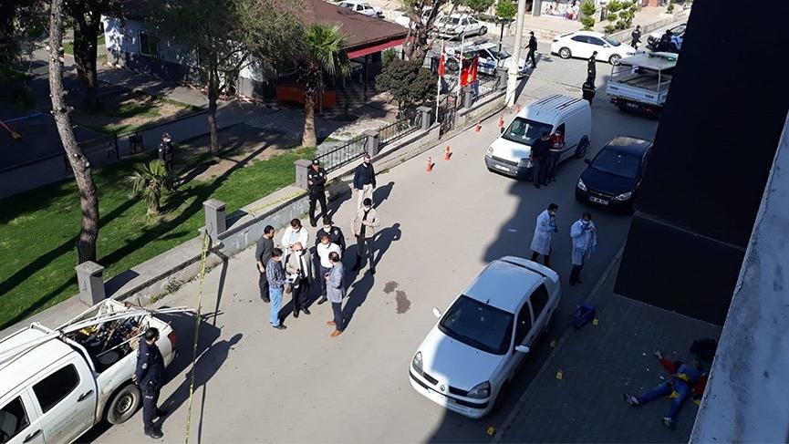Silahlar çekildi, ortalık kan gölüne döndü! 2 ölü, 3 yaralı