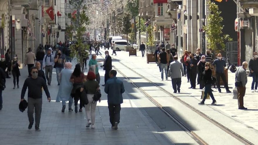 İstiklal Caddesi’nde yoğunluk yaşanıyor