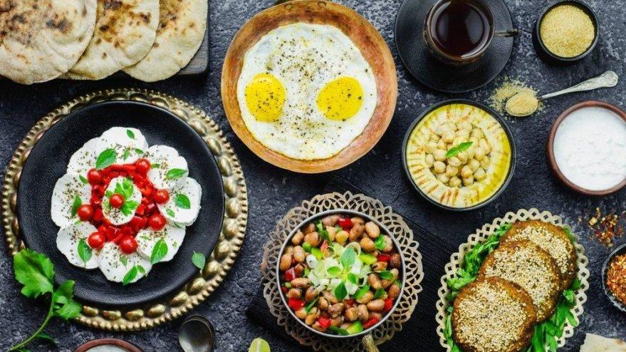 Sahur Icin Pratik Ve Tok Tutan Yemek Tarifi Onerileri Yemek Tarifleri
