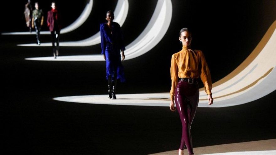 Saint Laurent Paris Moda Haftası’ndan çekildi