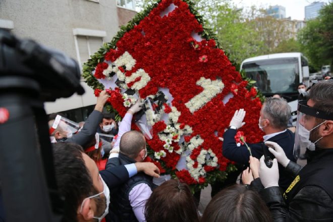 DİSK Başkanı Arzu Çerkezoğlu ve 25 işçi gözaltına alındı