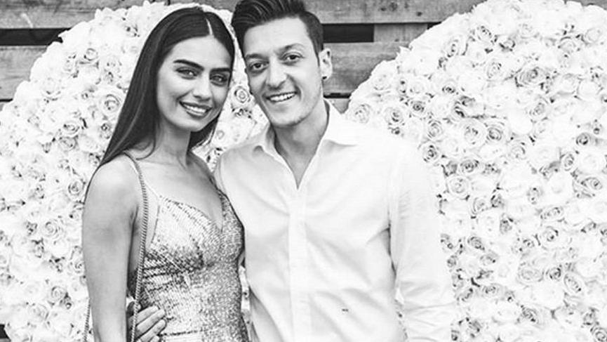 Mesut Özil’den eşi Amine’ye aşk dolu kutlama