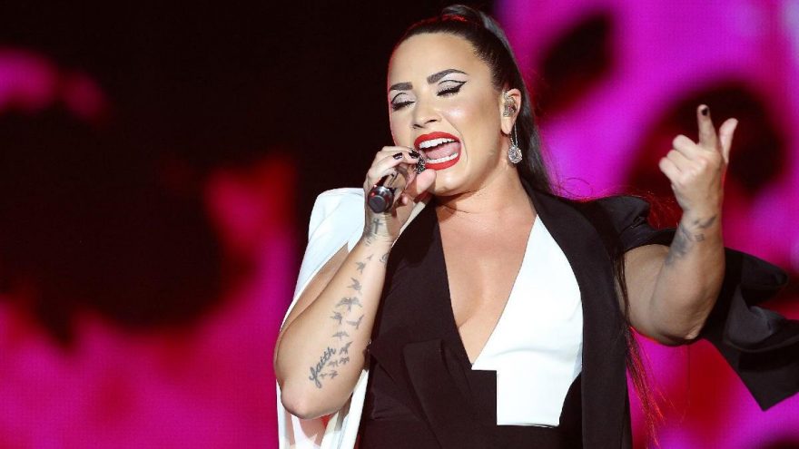 Demi Lovato’ya karantina yaramadı