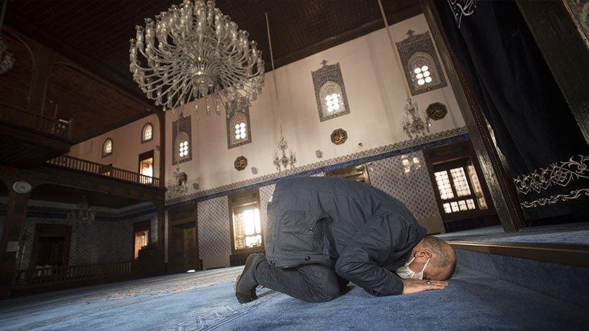 Teravih Namazi Evde Nasil Kilinir Teravih Namazi Kac Rekattir Nasil Niyet Edilir Son Dakika Haberleri