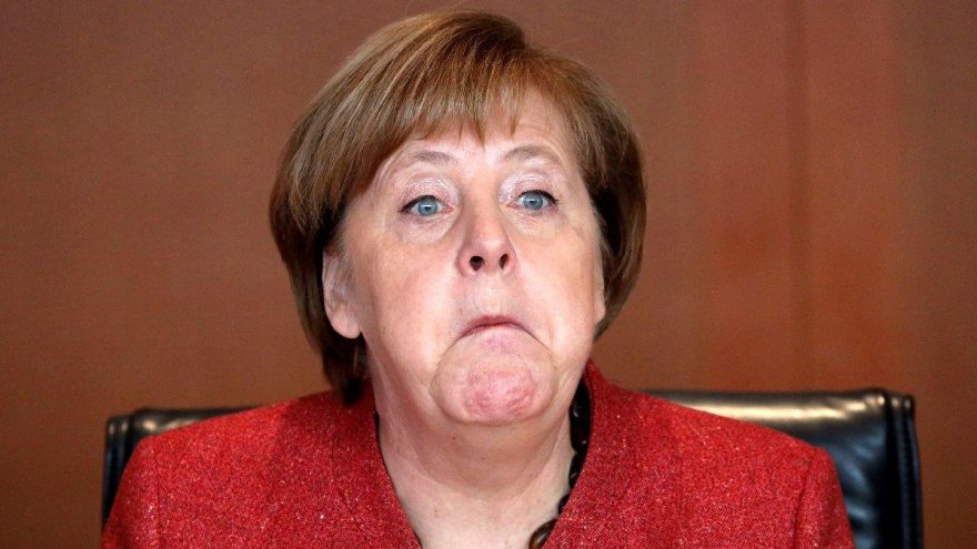 Flaş iddia: Rus istihbaratı Merkel’in e-postalarını ele geçirdi