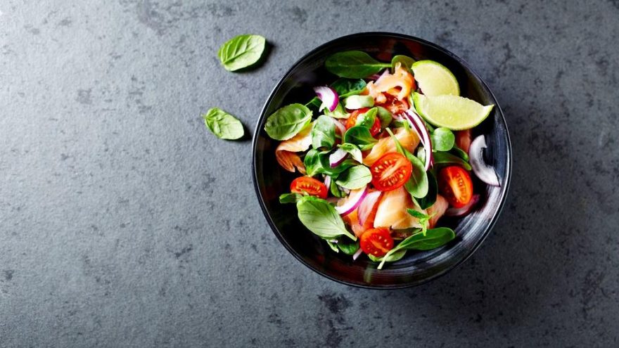Akdeniz salatası nasıl yapılır? Akdeniz salata tarifi…