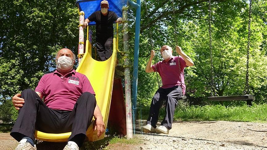 65 yaş üstü vatandaşlar parklara akın etti