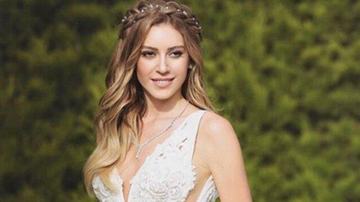 Bebek bekleyen Sinem Kobal’dan evlilik yıl dönümü paylaşımı