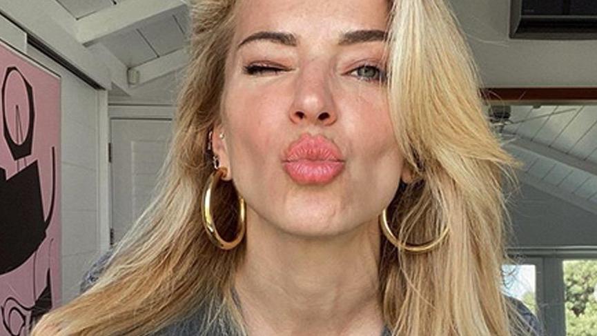 Burcu Esmersoy’un takipçi sayısı 4 Milyon oldu