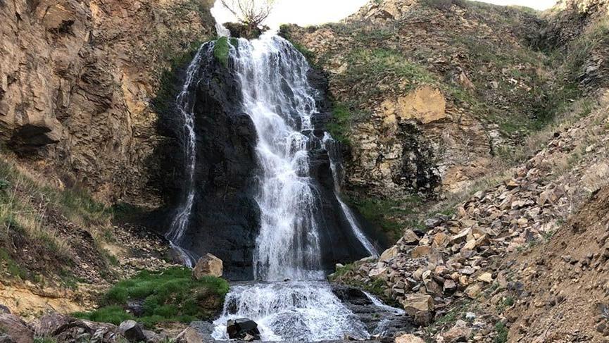 Susuz Şelalesi, corona virüsü tedbirleri nedeniyle boş kaldı