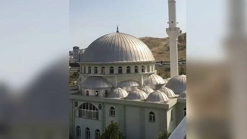 Camiden cemaati şaşırtan şarkı! Müftülük suç duyurusunda bulundu