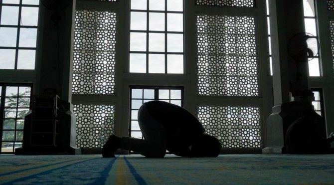 Bayram namazı evde kılınabilir mi? Bayram namazı için kaç kişi