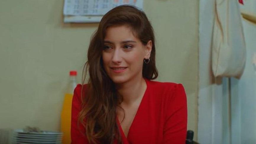 Hazal Kaya oğluyla fotoğrafını paylaştı