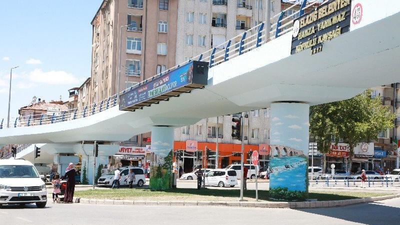 Şaka gibi olay 11 milyonluk köprülü kavşağın ömrü 2 yıl oldu