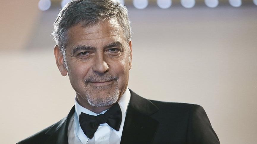 George Clooney, George Floyd'un arkasından bir makale ...
