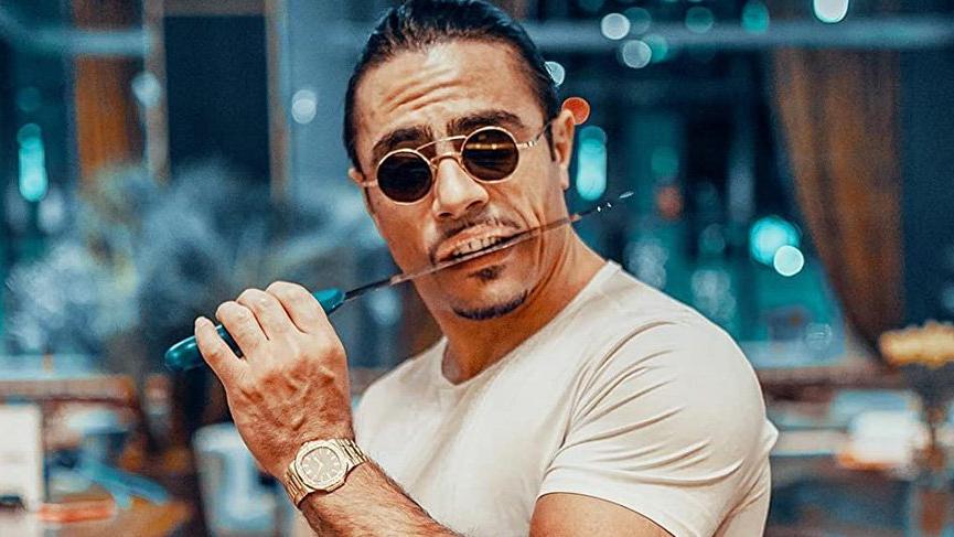Nusret Gökçe ırkçılığa dikkat çekti, siyahi bir bebeğe süt içirdi
