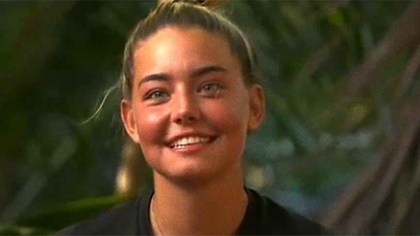 Aycan, Survivor’daki ‘yatak odası’nı gezdirdi