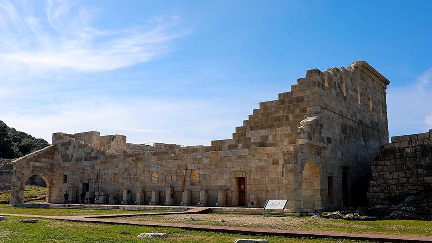 Patara kazı çalışmalarında antik yüzük taşı bulundu